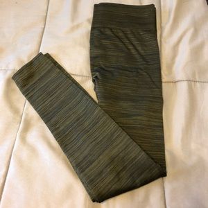 NWOT olive green fleece lined leggings